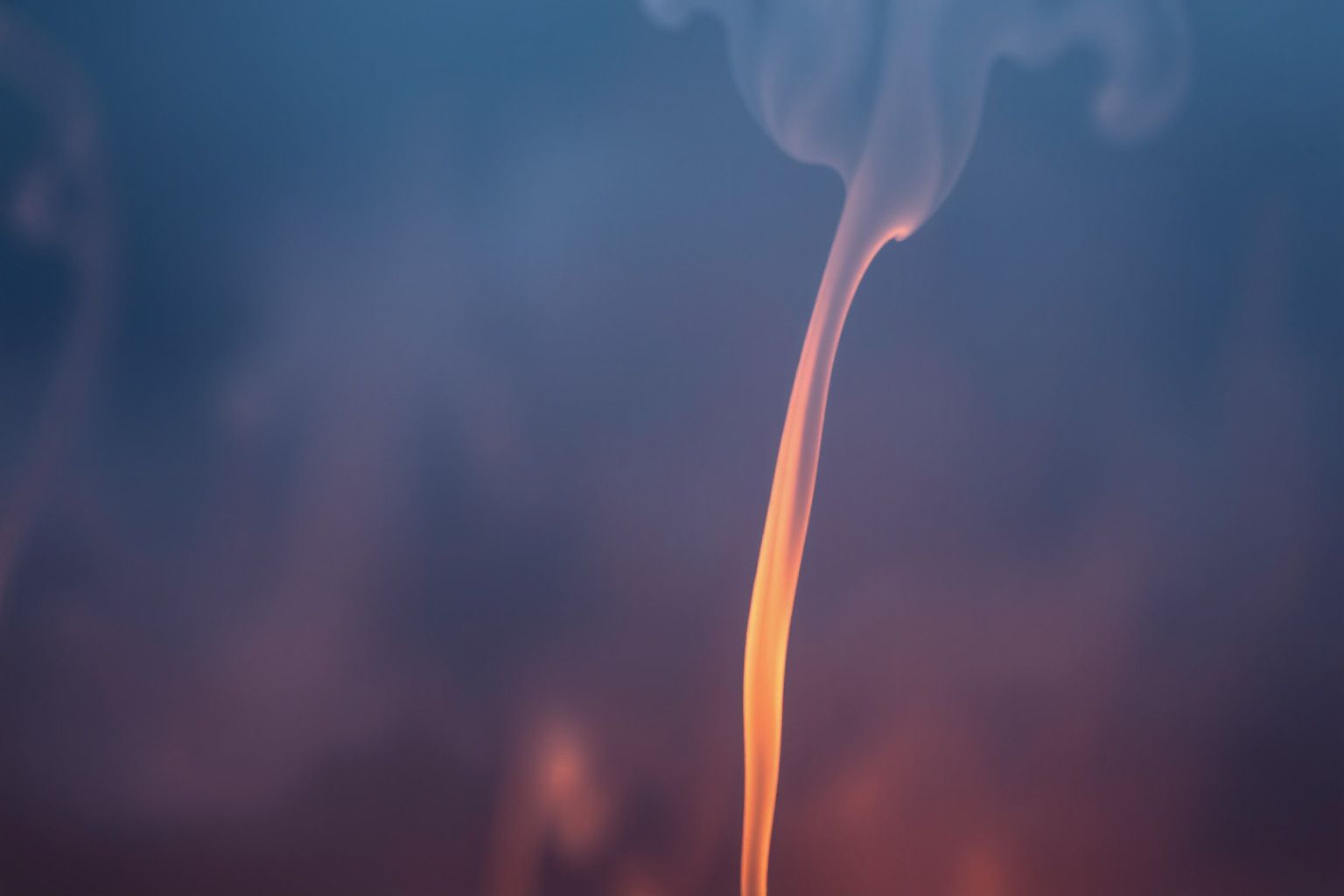 Sognare fuoco che si spegne indica calo di energia e desideri.