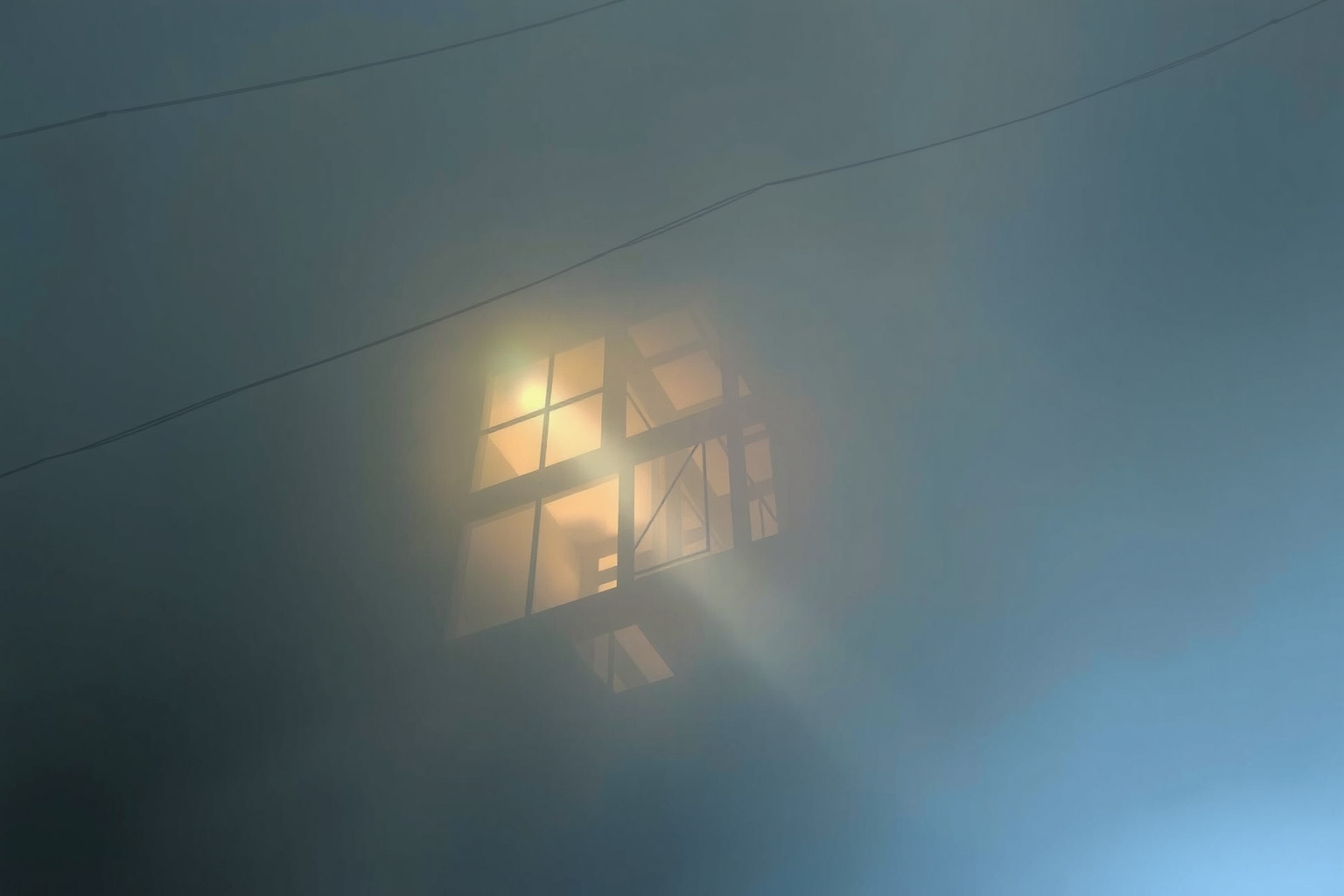 Sognare facciate avvolte dalla nebbia riflette dubbi interiori profondi.