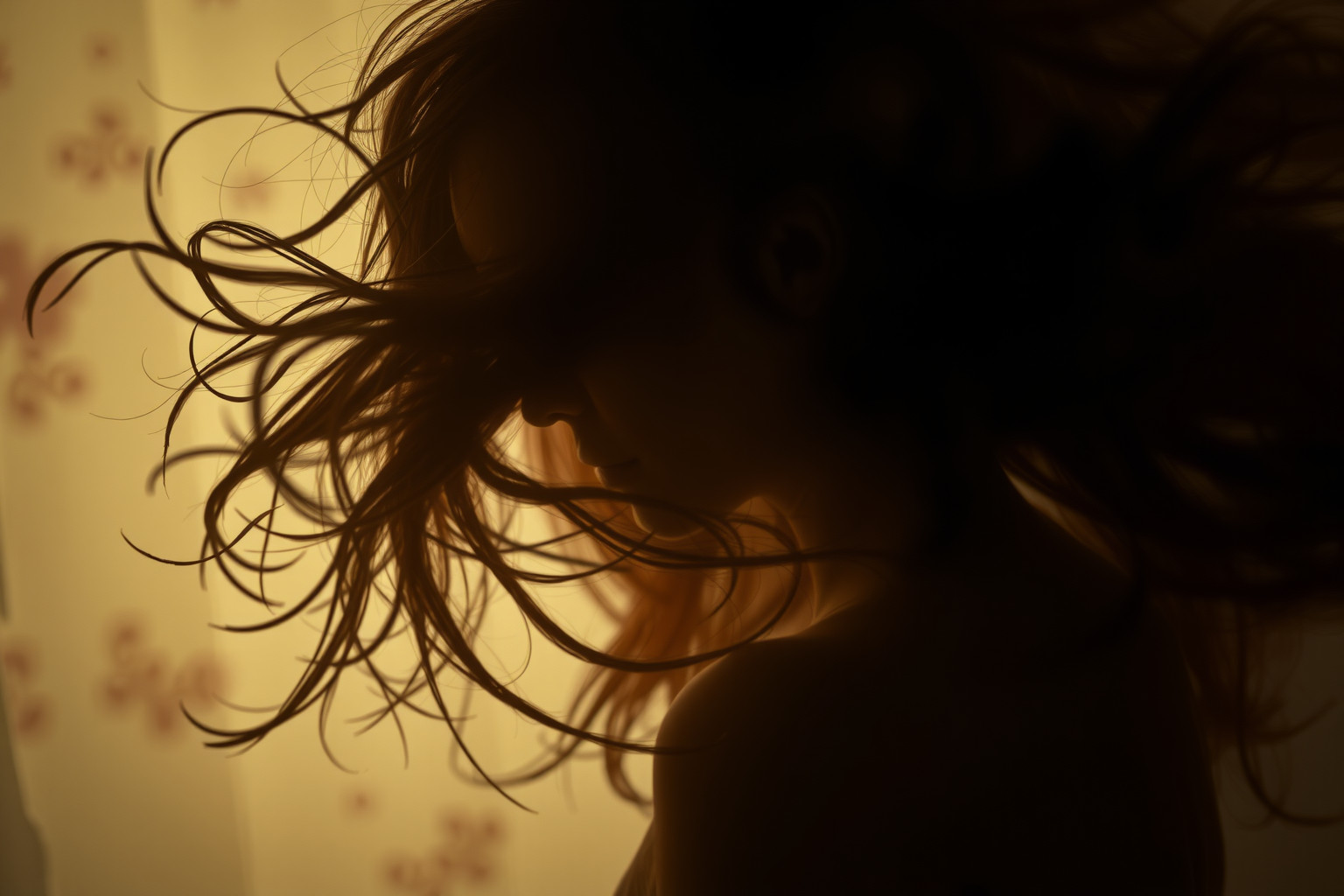 Sognare capelli sporchi indica preoccupazioni nascoste e trascuratezza personale.