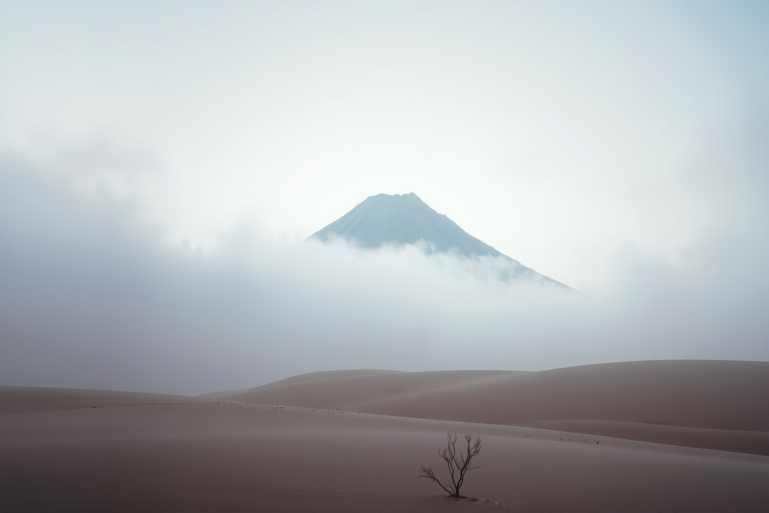 Sognare il Vesuvio nel deserto rappresenta profonda solitudine emotiva interiore.