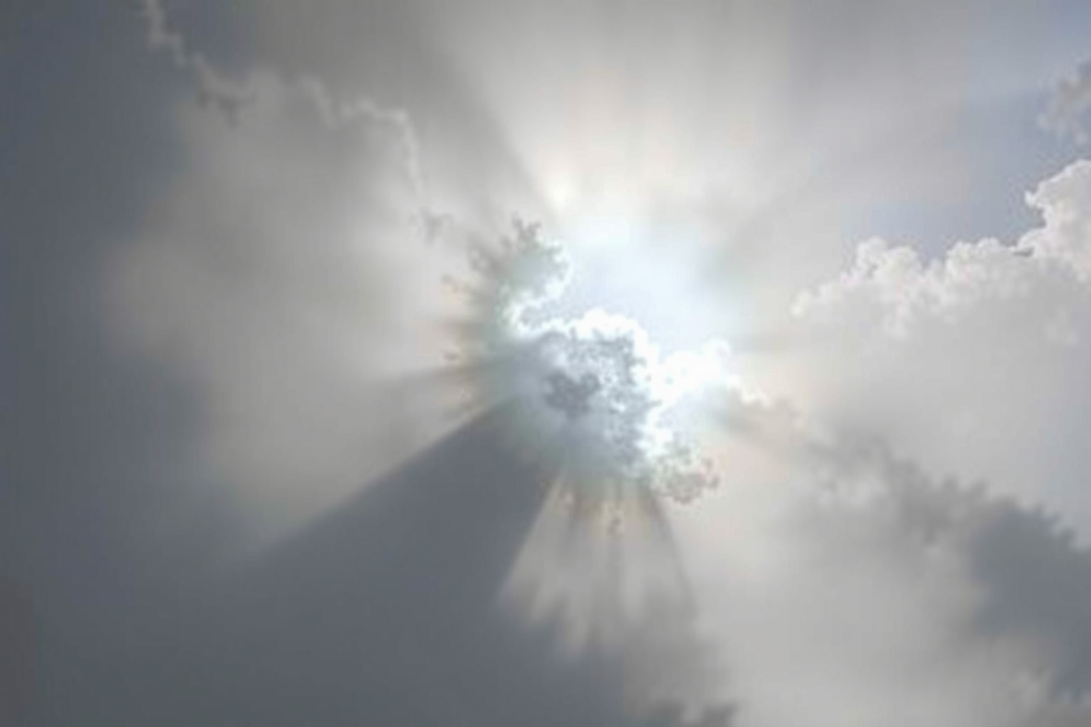 Sognare un lucernario sporco riflette confusione e visione offuscata.