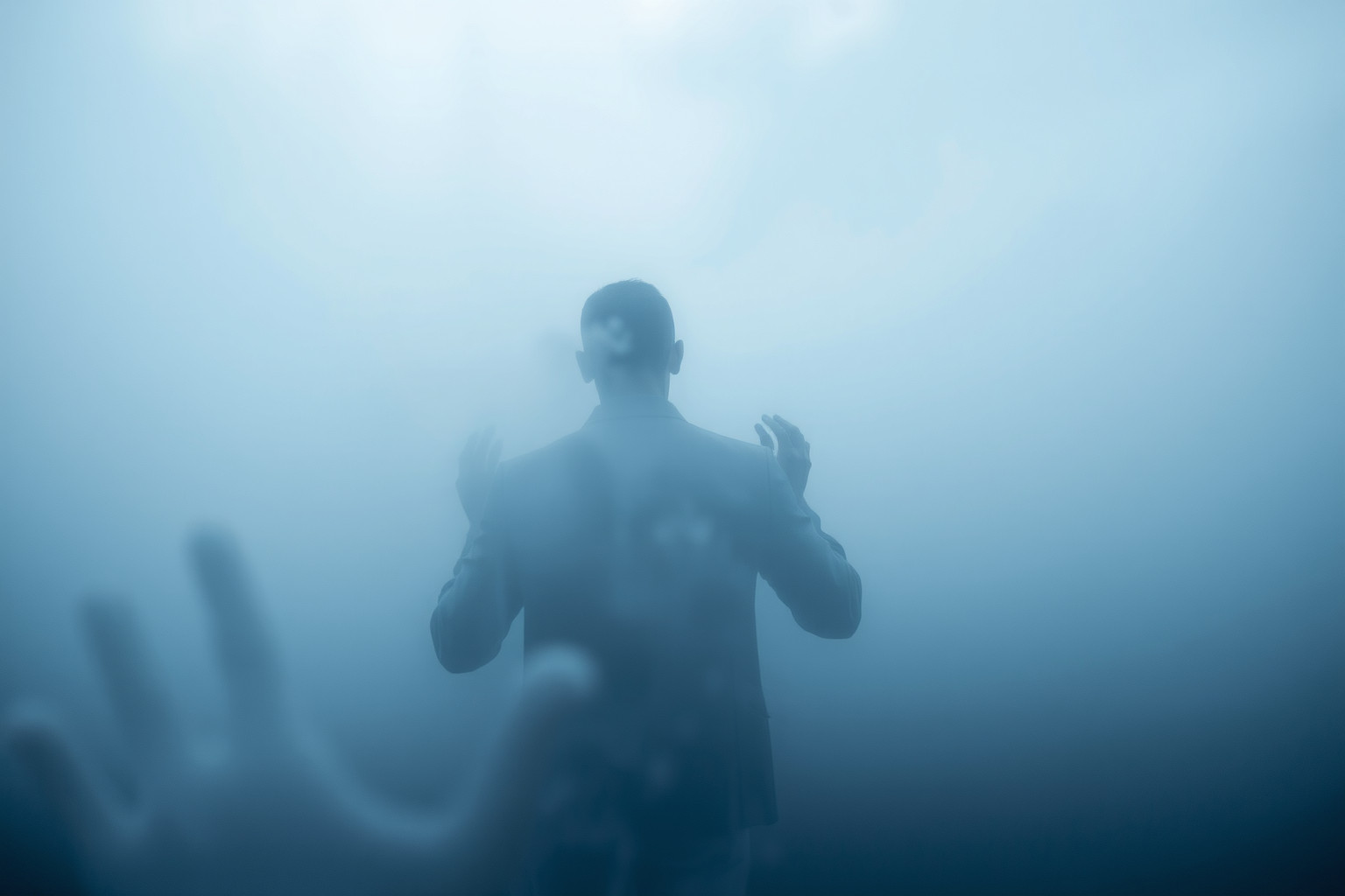 Sognare un uomo che ignora rappresenta paura di abbandono emotivo.