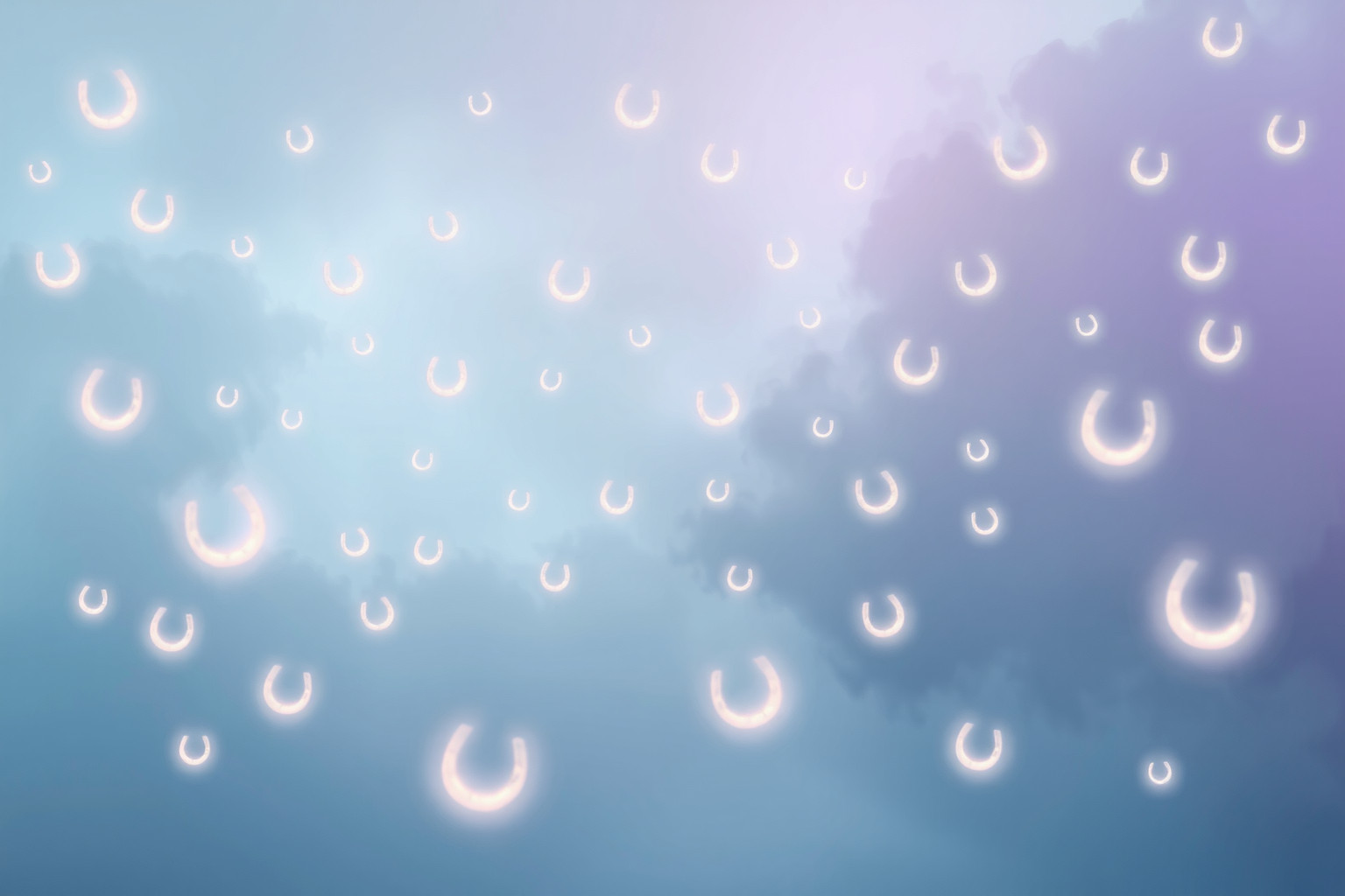 Sognare molti ferri di cavallo simboleggia abbondanza e fortuna futura.