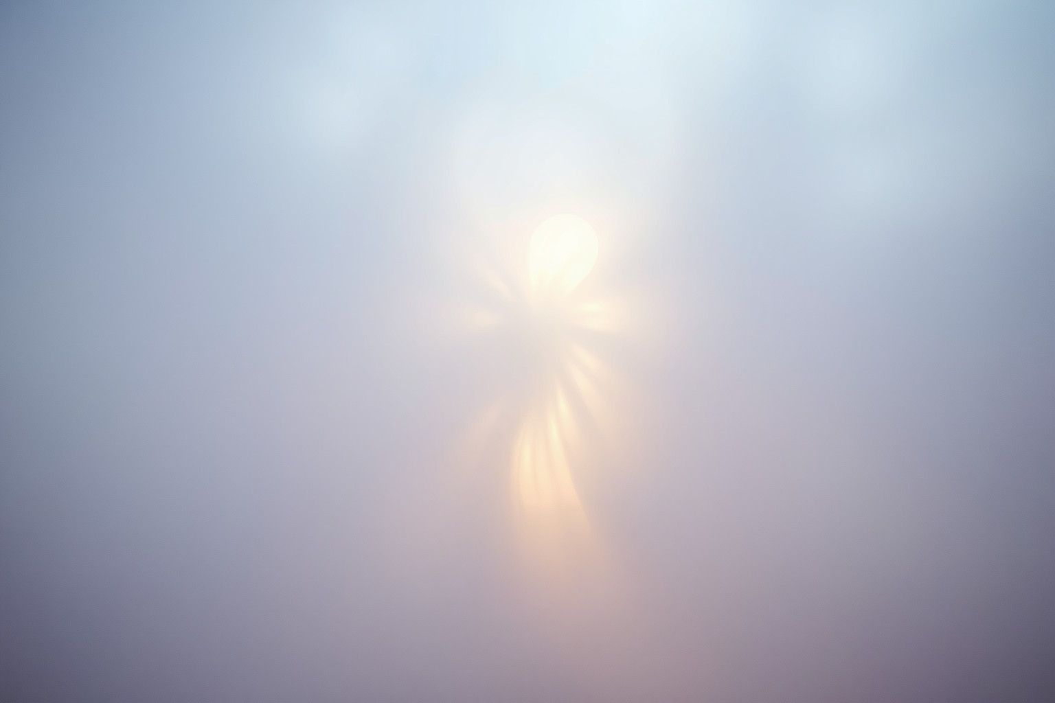 Sognare di essere grassi riflette insicurezza e desiderio di invisibilità sociale.