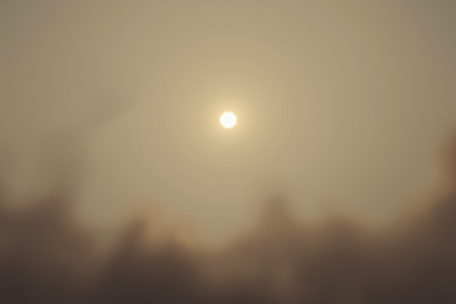 Sognare un sole piccolo riflette fragilità e scarso vigore interiore.