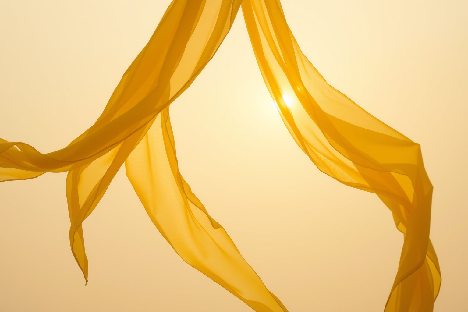 Sognare un tessuto giallo simboleggia ottimismo e chiarezza mentale.