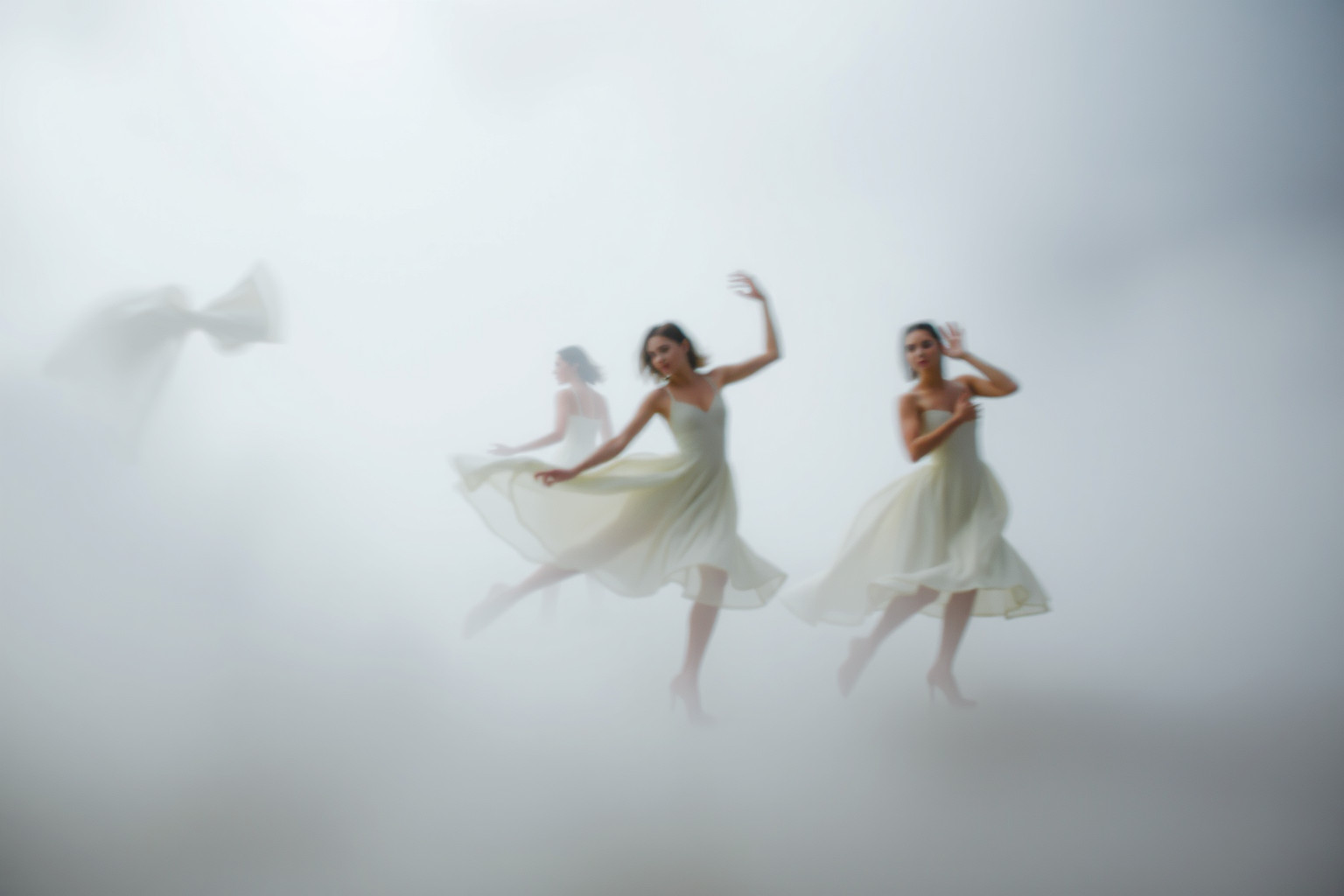 Sognare il fandango interrotto simboleggia insicurezza e rinuncia personale.