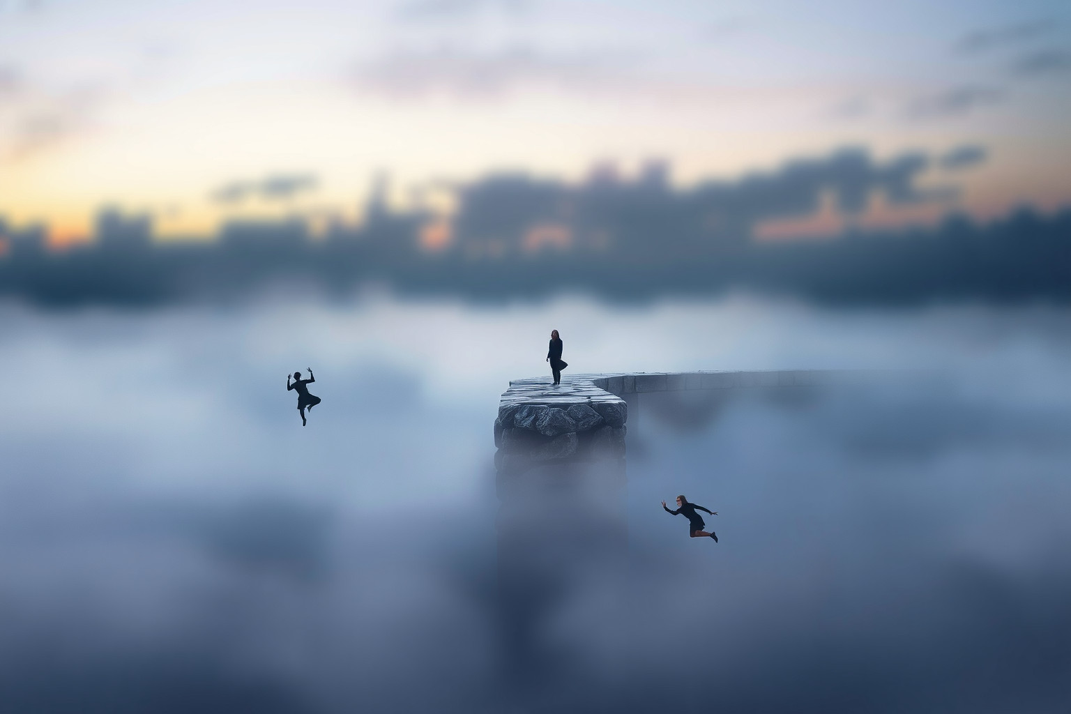 Sognare di cadere da un molo riflette insicurezza e paura interna.