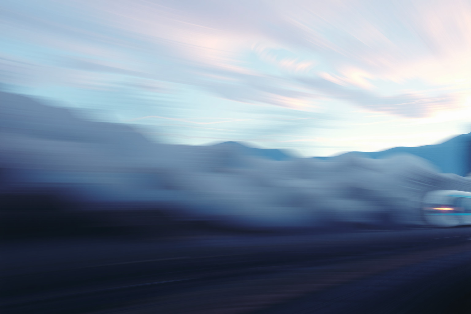 Sognare il rumore di un treno indica cambiamenti imminenti.